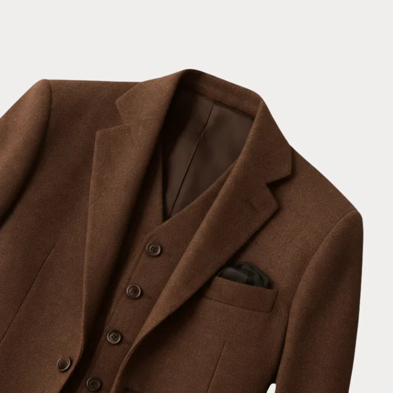 Traje clásico de hombre de tres piezas a medida