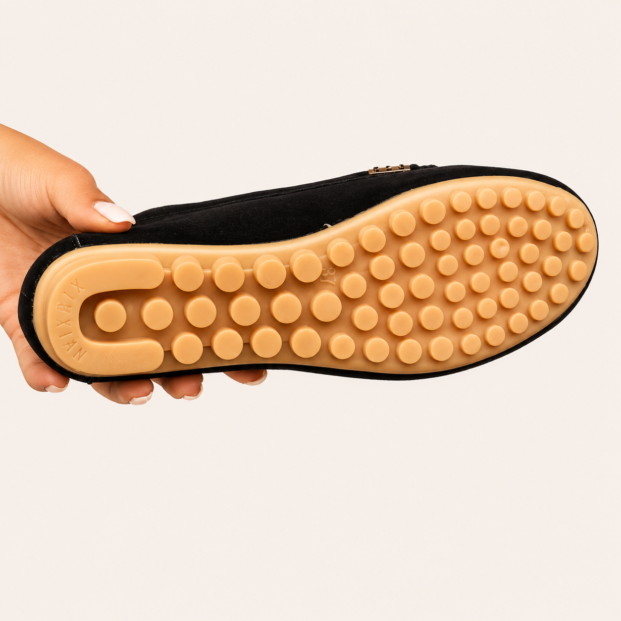 Alviora – Mocasines Elegantes Detalle Metálico