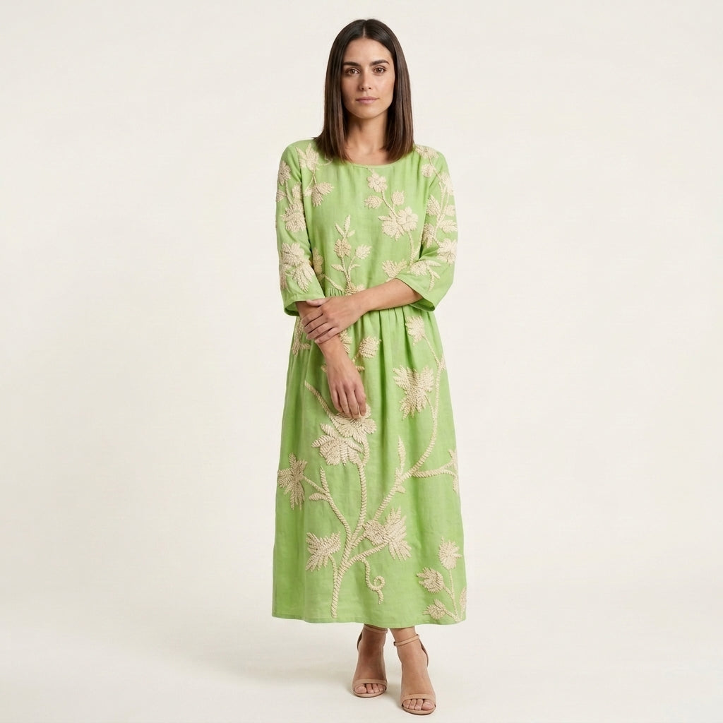 Vestido Midi Bordado Elegante